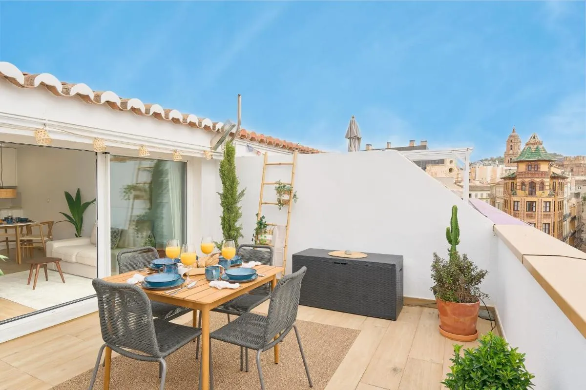 Image 4 of Atarazanas Penthouse by Lovely Rentals