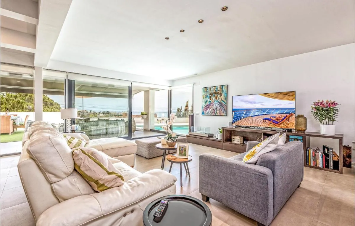 Image 3 of Awesome Home In Cala Del Moral With Kitchen