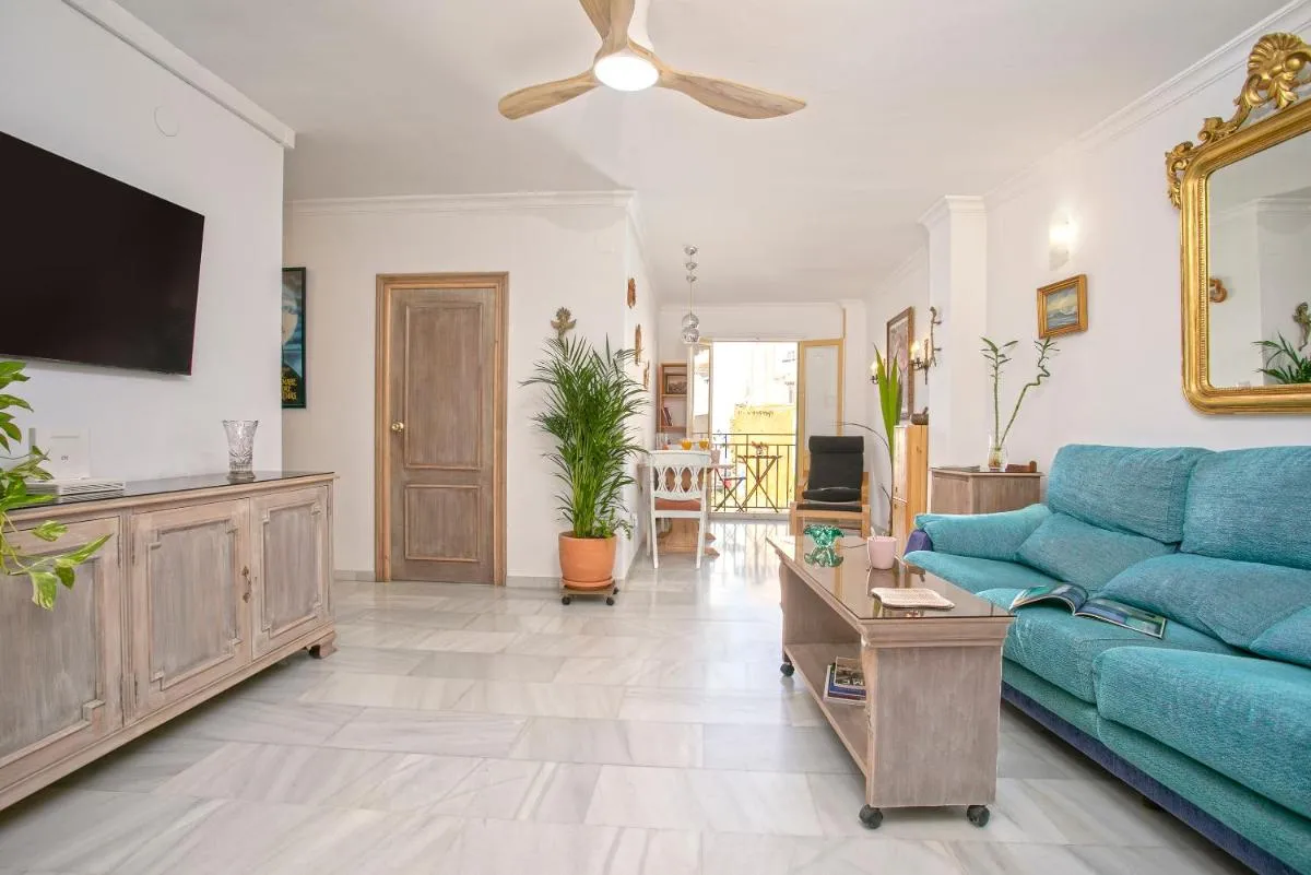 Image 2 of Balcon Cabello 14