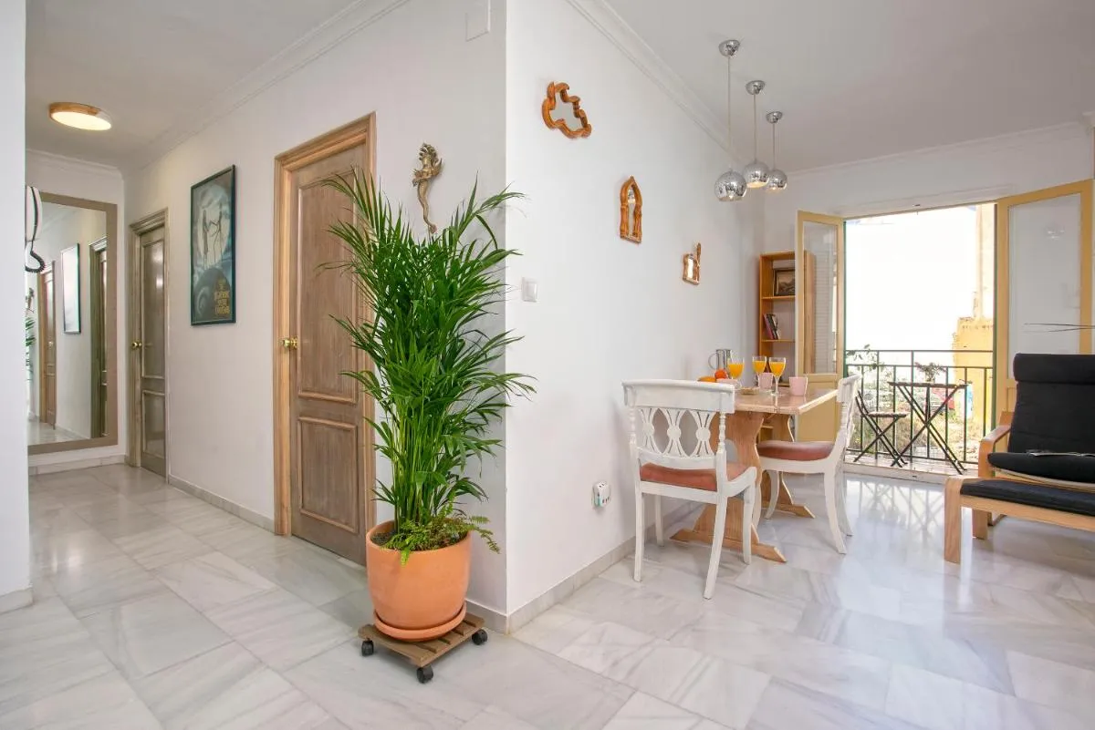 Image 1 of Balcon Cabello 14