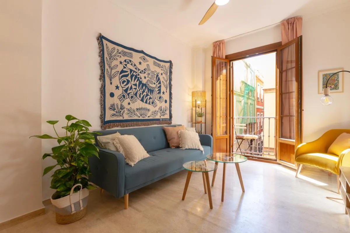 Image 2 of Bright apartment with patio and balconies in the center