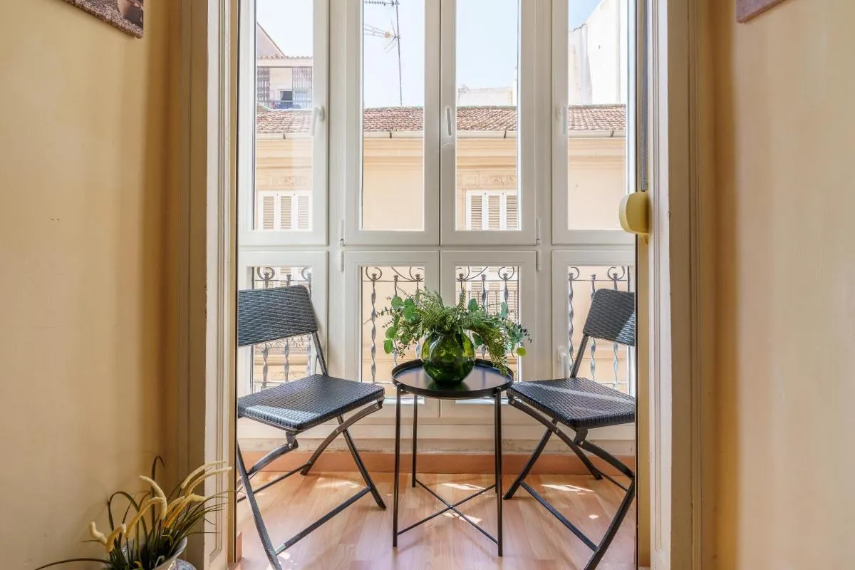 Image 2 of Bright two-bedroom apartment in the historic center