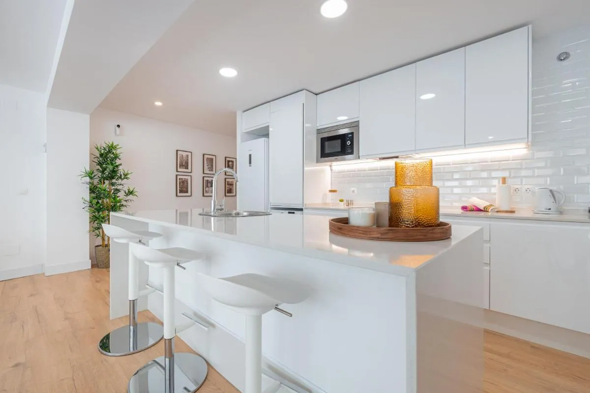 Image 3 of C26 Gorgeous 4 bdrm Apartament in Plaza Uncibay
