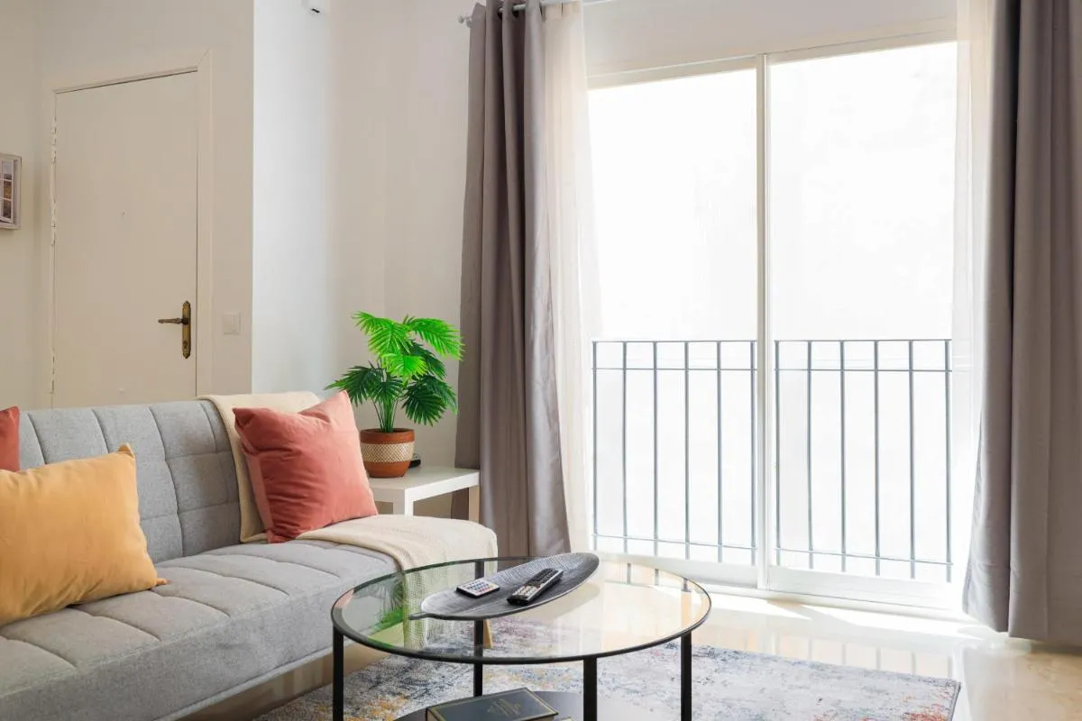 Image 5 of C35 Modern apt in Downtown