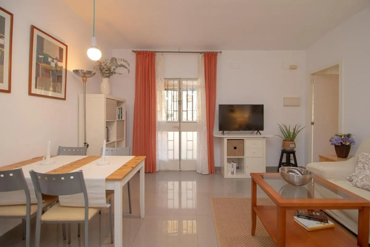 Image 4 of C52 – Seaside 2 Bedrooms By the Center
