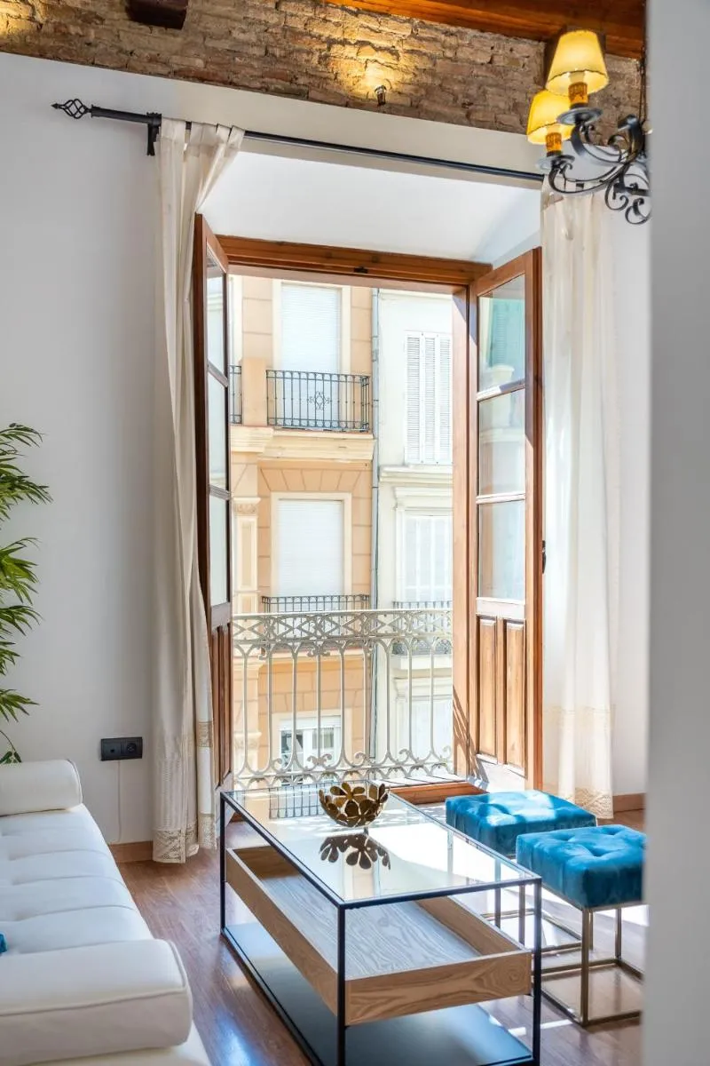 Image 4 of CARRETERIA – Design & Comfort – Prime area