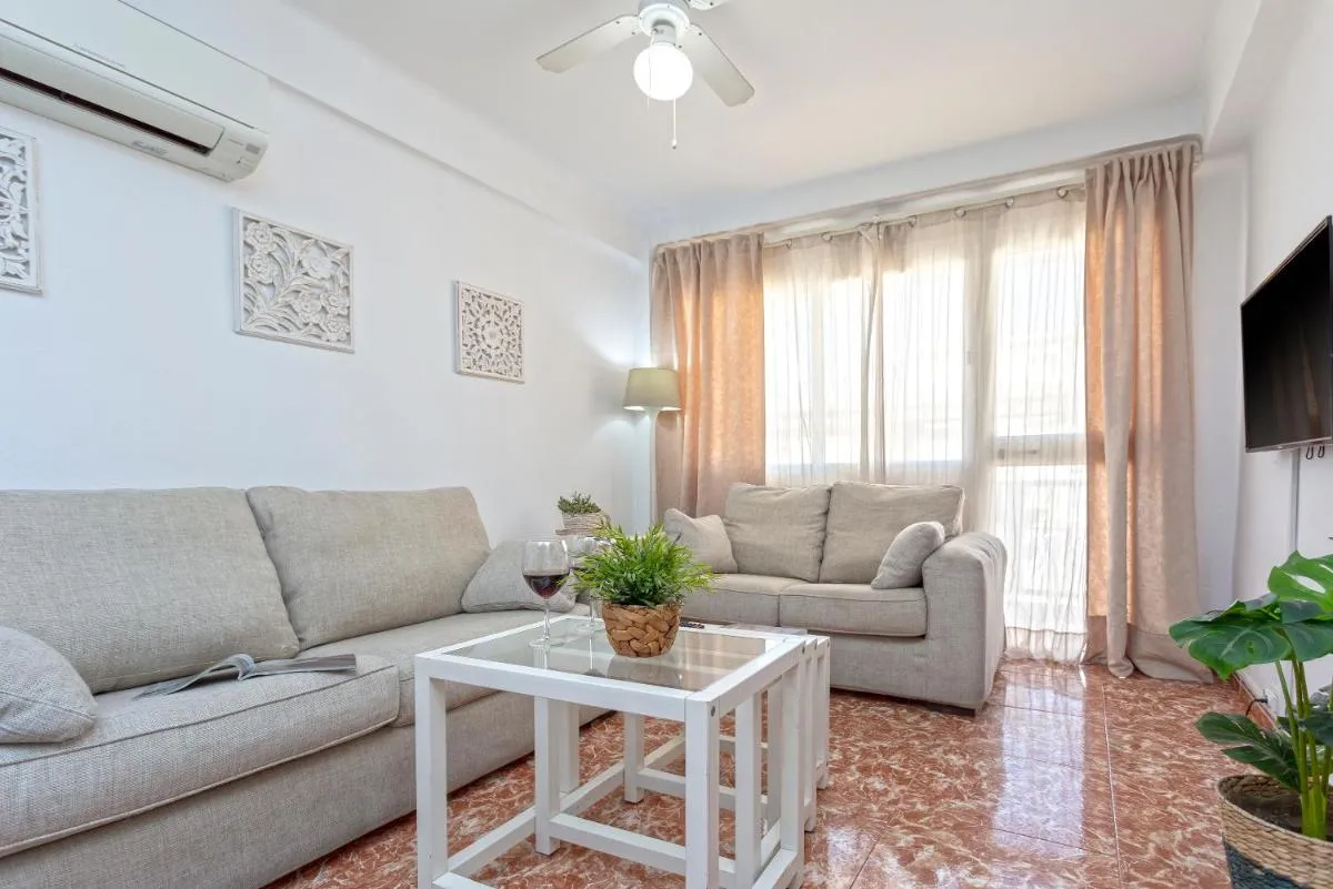 Image 2 of CITY CENTER AND NEXT TO THE BEACH 3 BEDROOMs