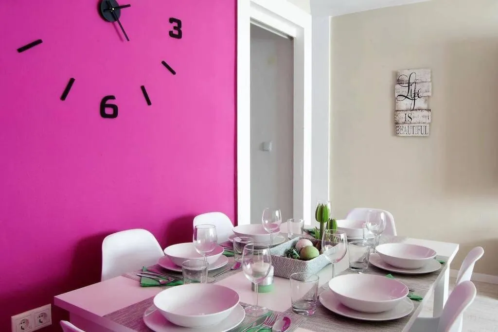 Image of CITY CENTER BIG APARTMENT-FAMILY & FRIENDS-5 Beds