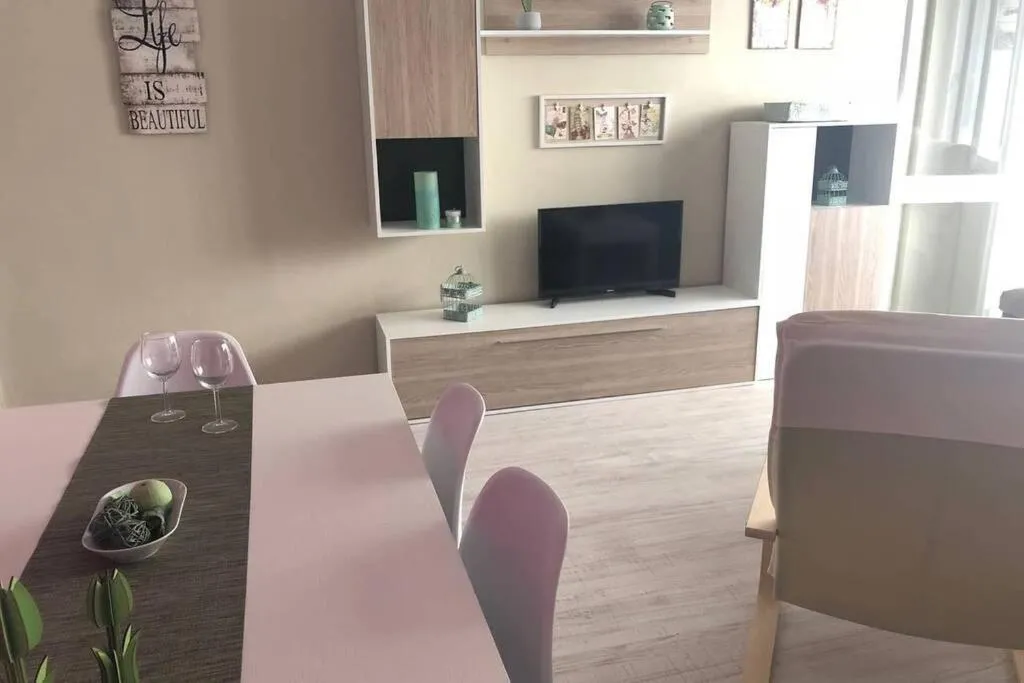 Image 4 of CITY CENTER BIG APARTMENT-FAMILY & FRIENDS-5 Beds