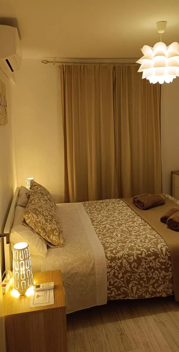 Image 3 of CITY CENTER BIG APARTMENT-FAMILY & FRIENDS-5 Beds