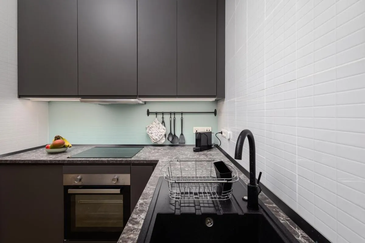 Image 6 of Central Studio Apartment