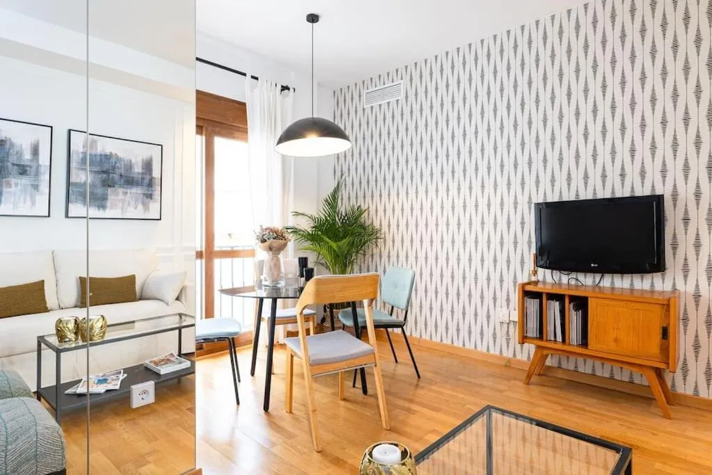 Image 6 of Central apartment with pool