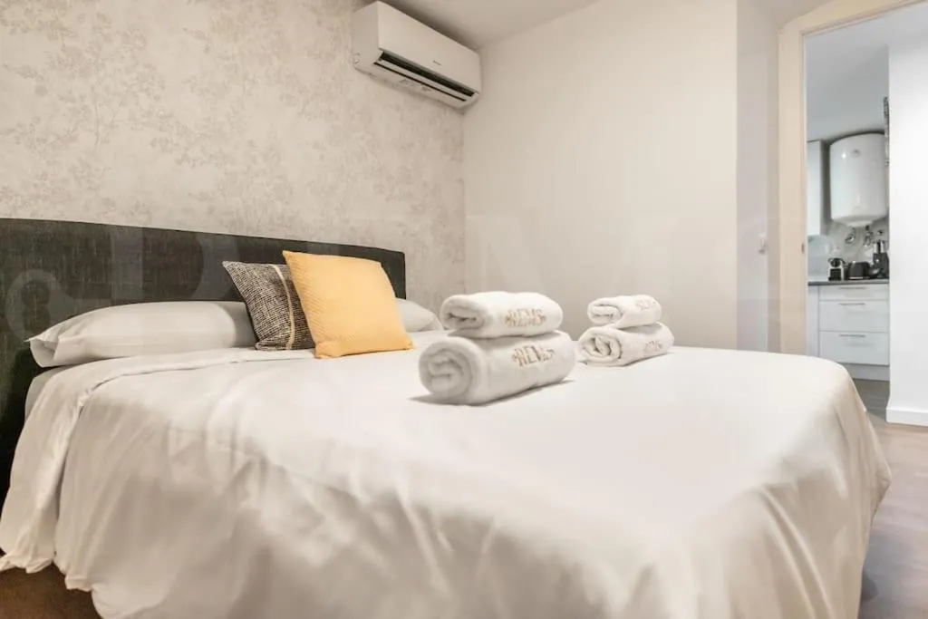 Image of Central apartment with private patio by REMS