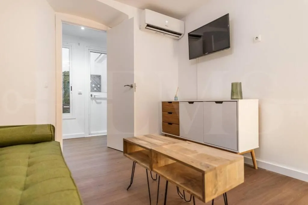 Image 5 of Central apartment with private patio by REMS