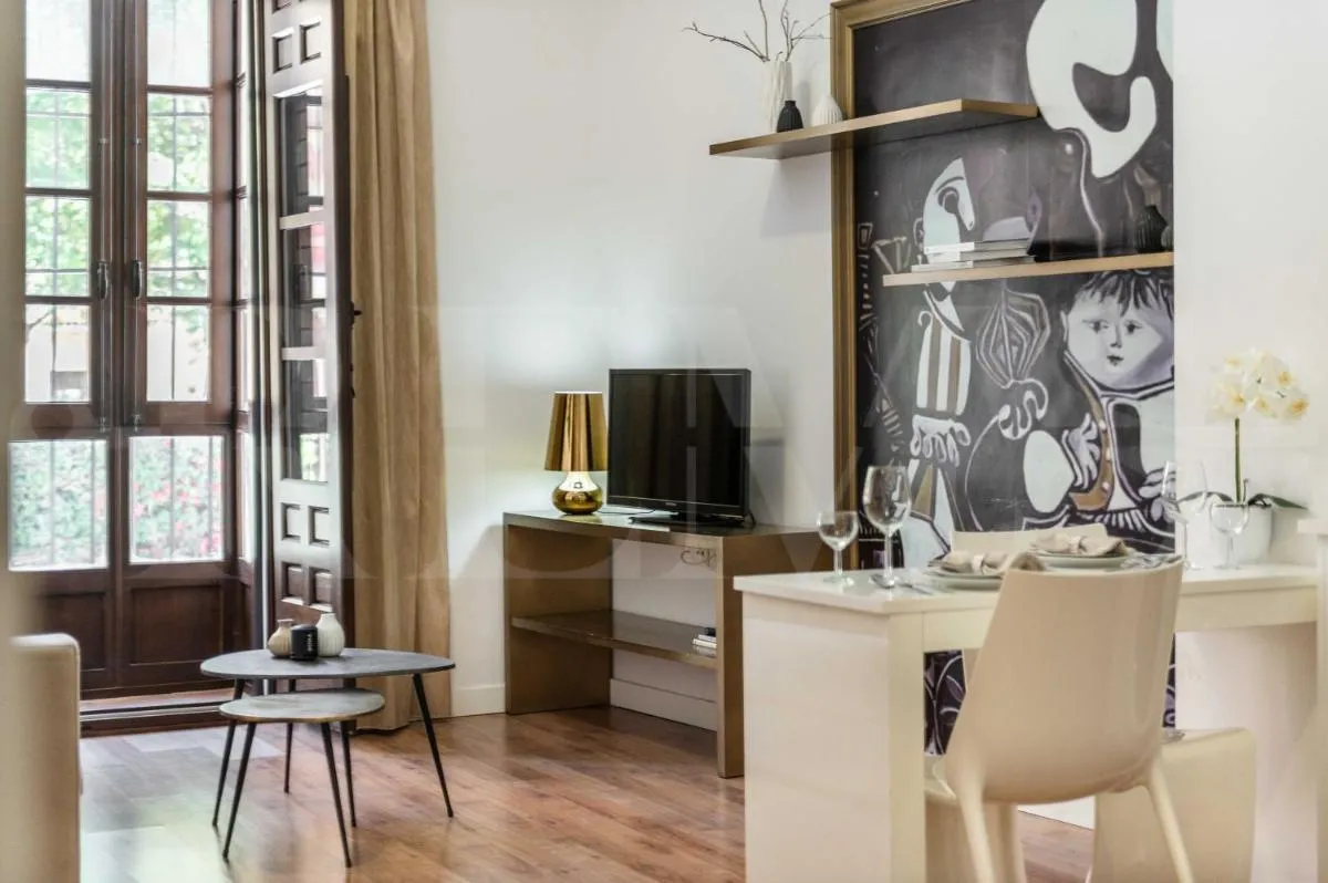 Image 3 of Central & cosy studio in front of Picasso museum by REMS