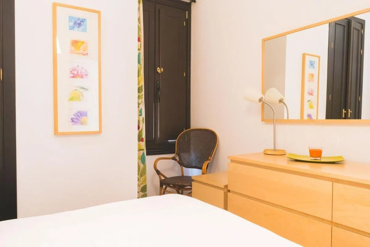 Image 3 of Céntrico Apartamento en Calle Carreteria – Malaga