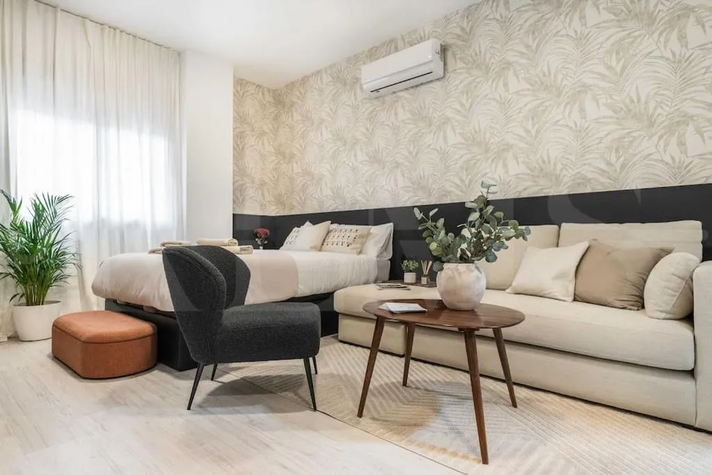 Image of Chic intimate studio in the heart of Malaga by REMS