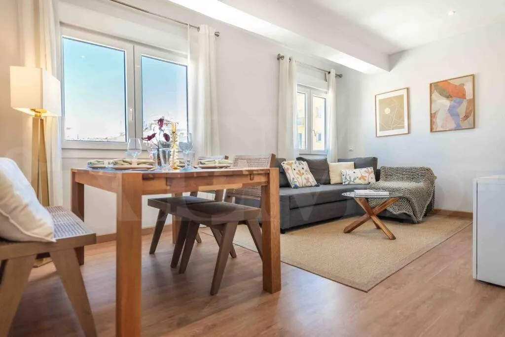 Image of Commodious Apartment Near Center by REMS