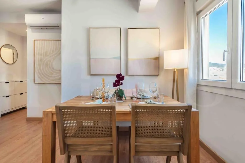 Image 3 of Commodious Apartment Near Center by REMS