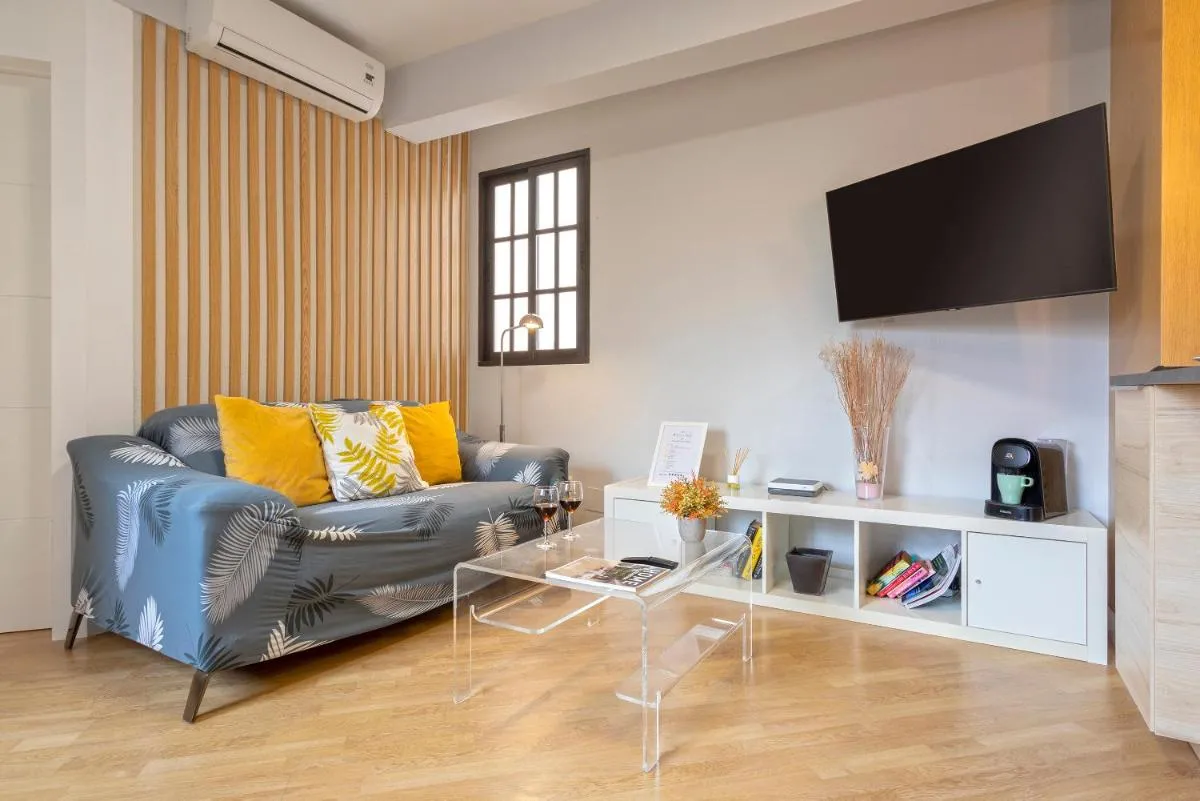 Image 2 of Coqueto apartamento junto a calle Larios by Rent Me