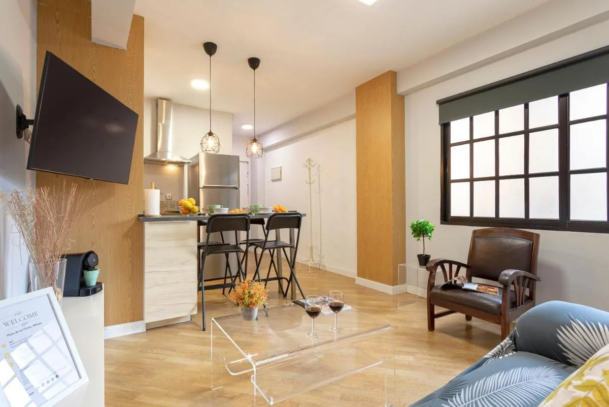 Image 1 of Coqueto apartamento junto a calle Larios by Rent Me