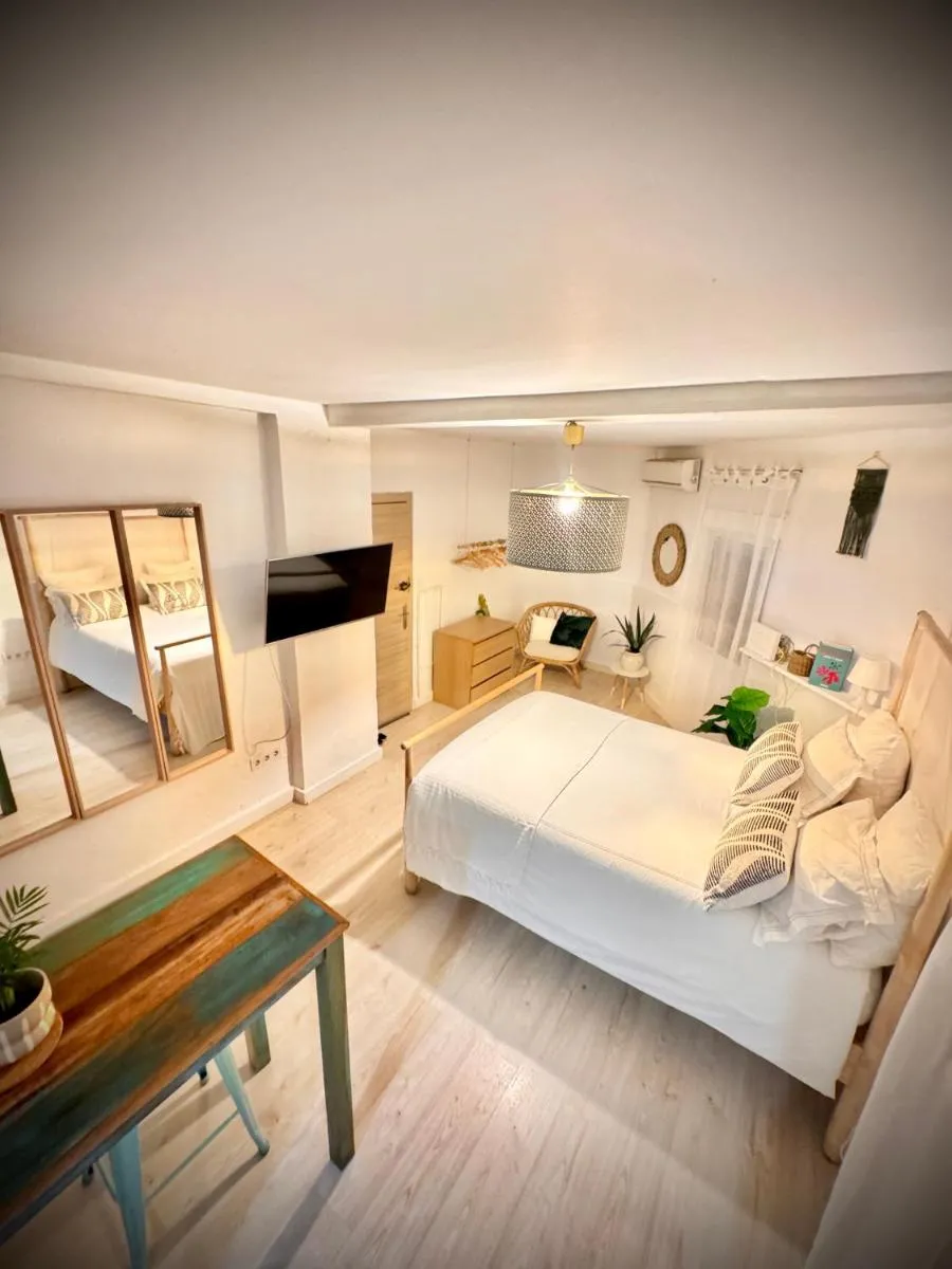 Image 2 of Cosy Studio +netflix+24h entry+silent air conditionning