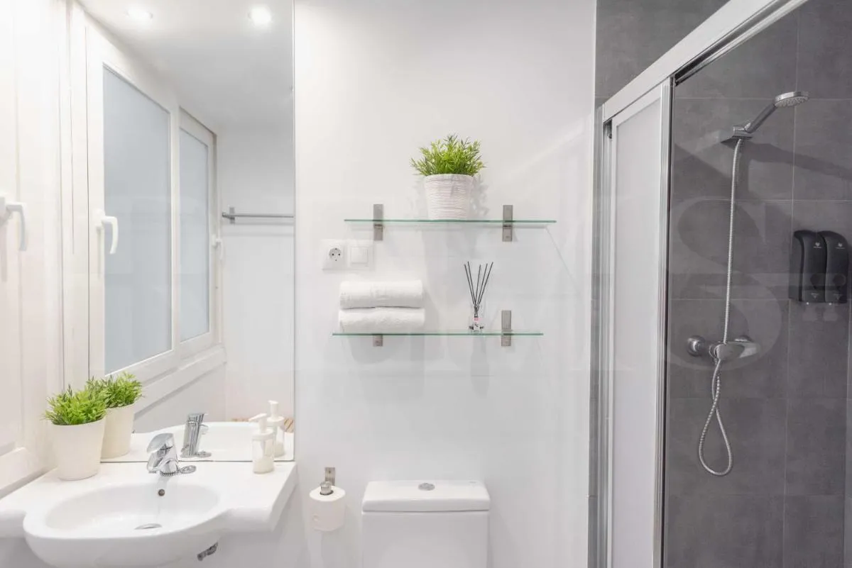 Image 2 of Cosy flat with private balcony – Historic Center by REMS