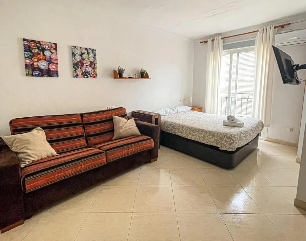 Image of Couples Nest in Malaga!