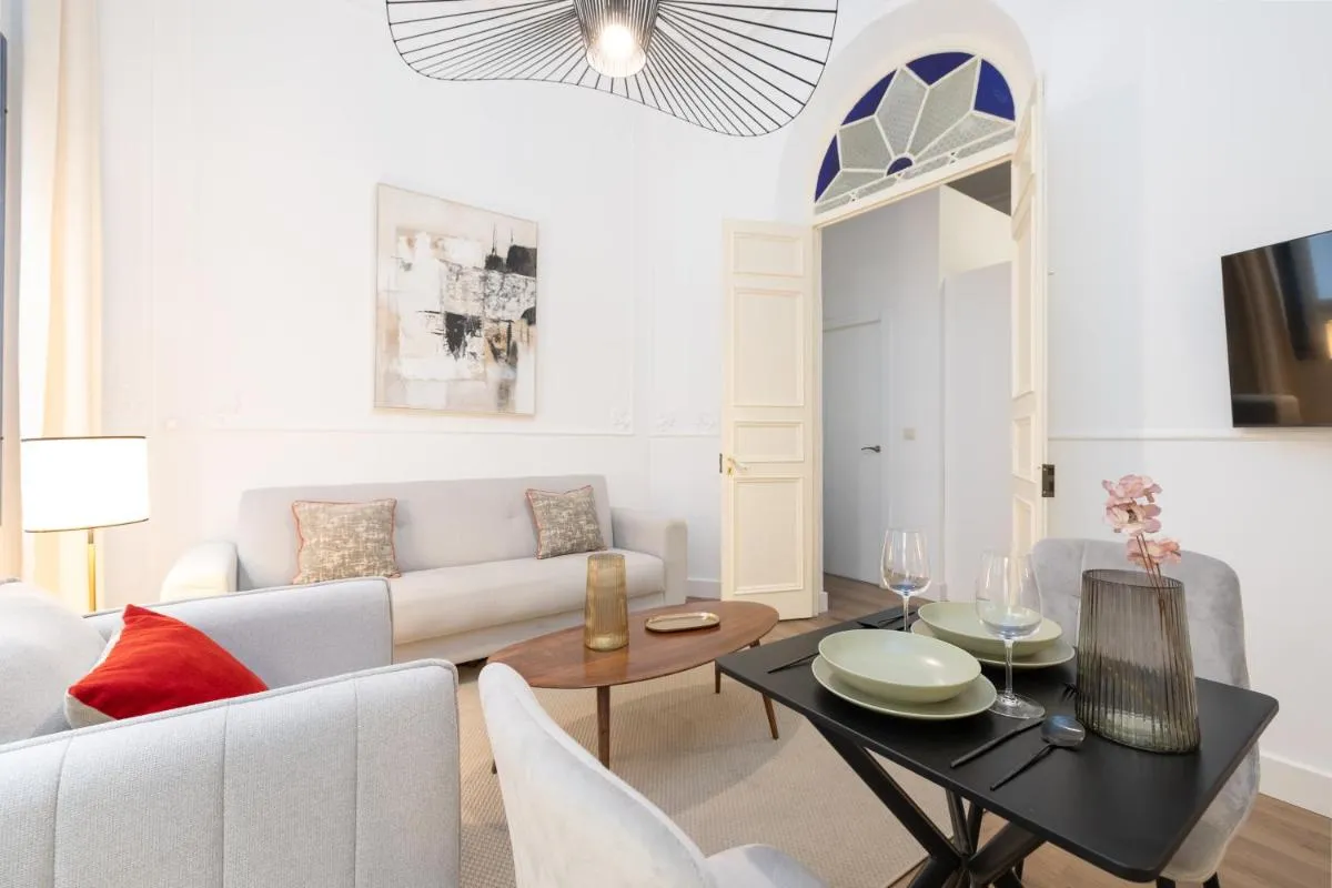 Image 6 of Cozy & renovated Studio -Center
