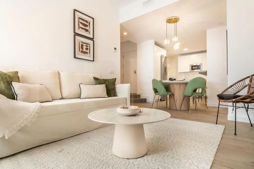 Image of Delightful and bright apartment in center by REMS