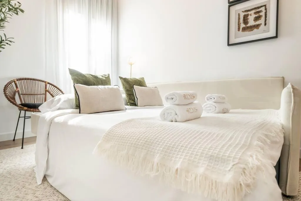 Image 6 of Delightful and bright apartment in center by REMS