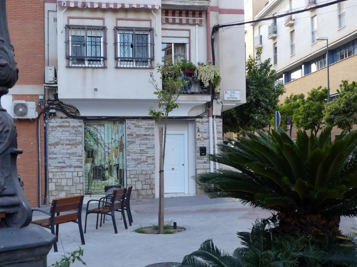 Image 6 of Encantador bajo en Málaga