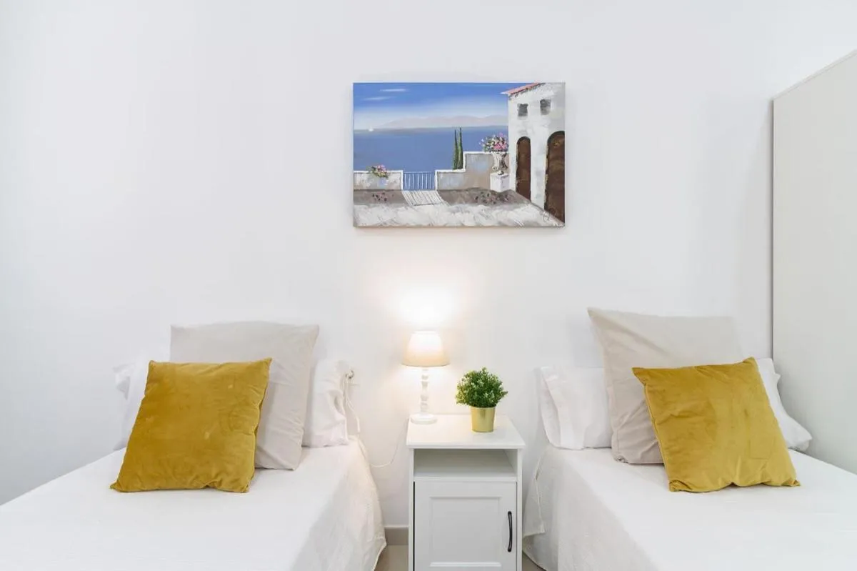Image 3 of Estudio en málaga centro 45