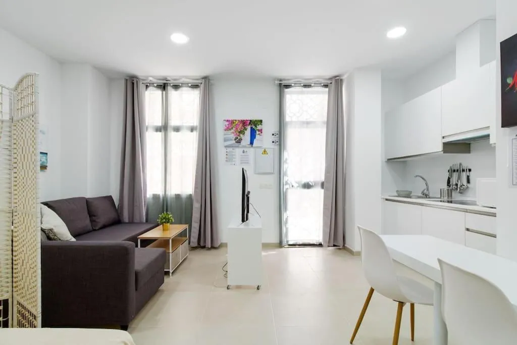 Image 1 of Estudio en málaga centro noblejas