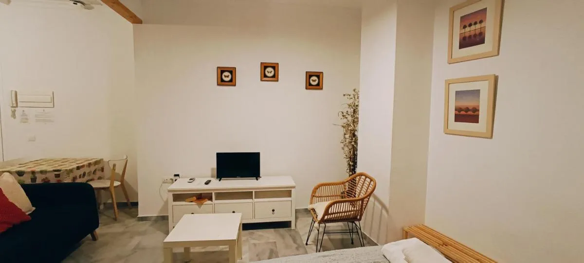 Image 1 of Estudios Santos