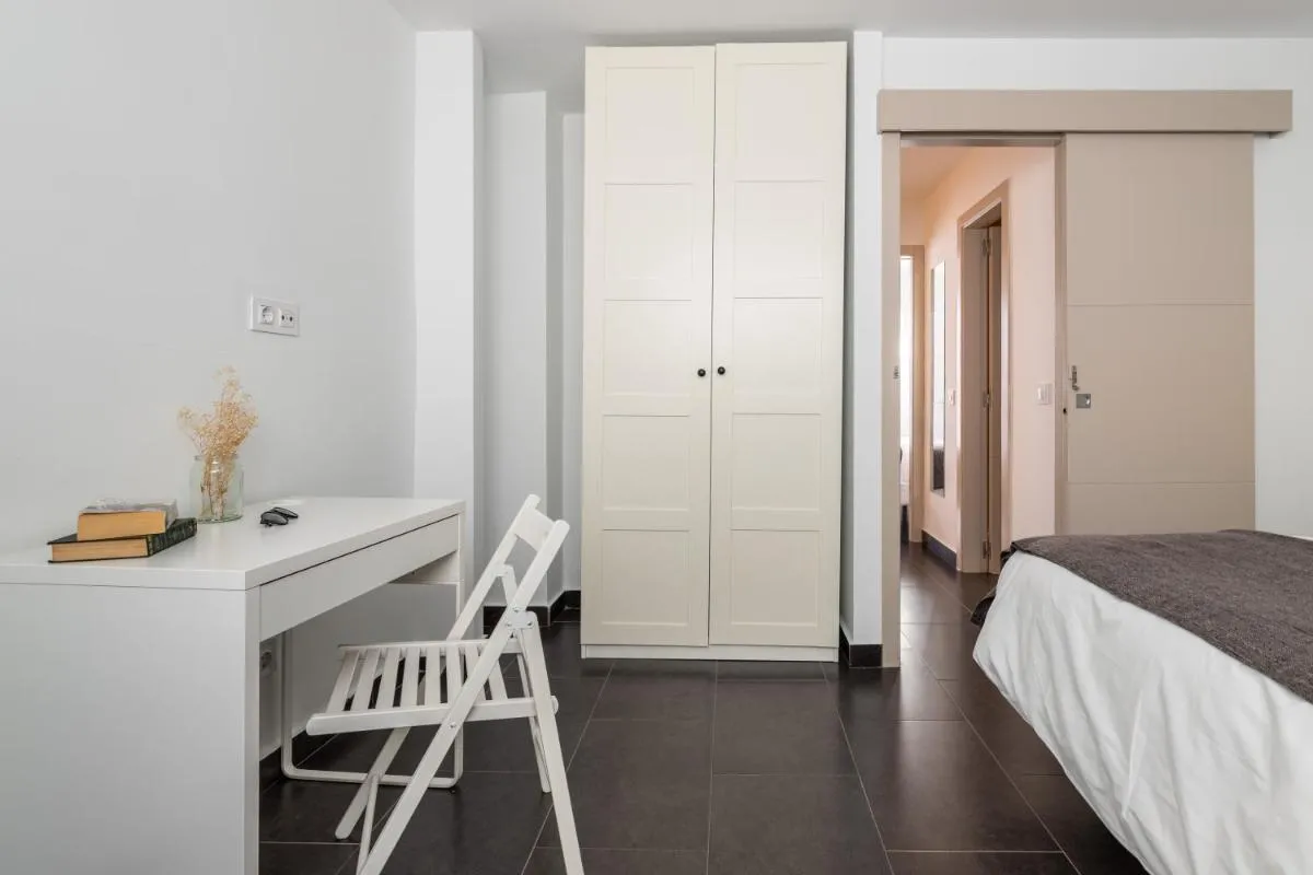 Image 2 of HOMEABOUT LA MERCED Duplexes