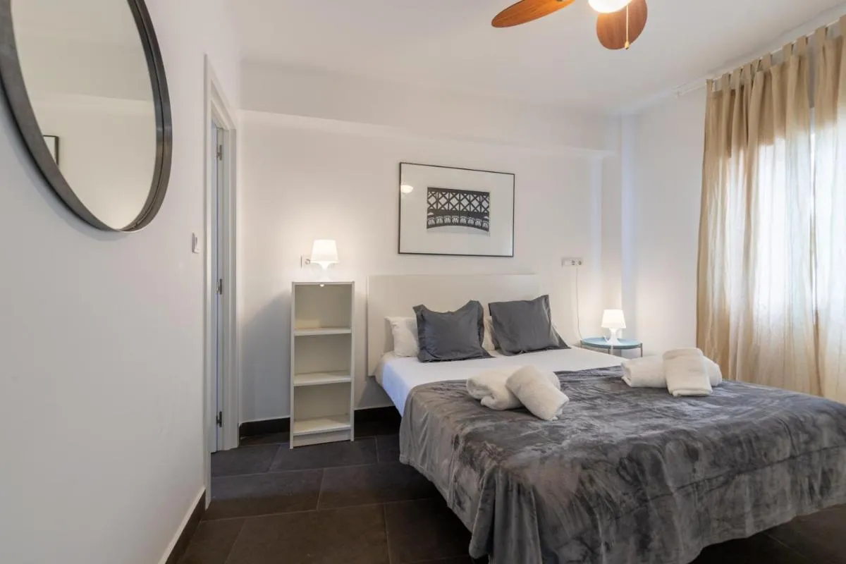 Image 4 of HOMEABOUT LA MERCED Penthouses