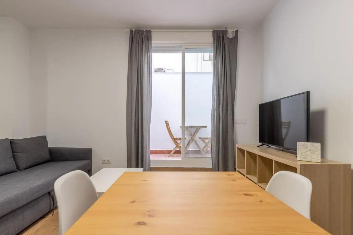 Image 5 of HOMEABOUT LA MERCED Studios