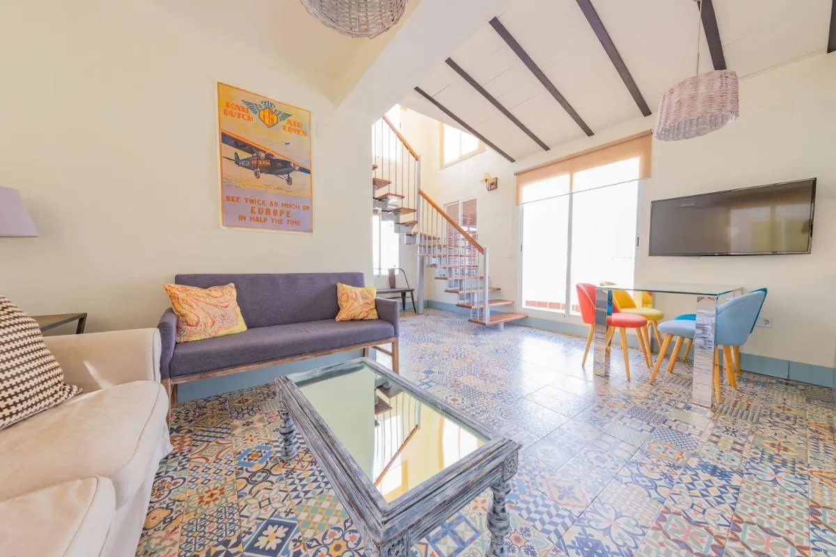 Image 2 of HOMEABOUT LA MERCED Terraces