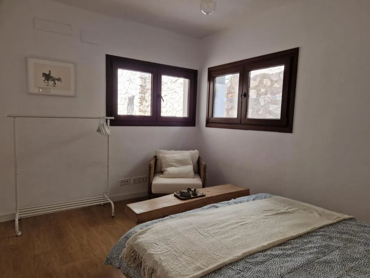 Image 1 of Habitación doble con baño grande privado en piso compartido