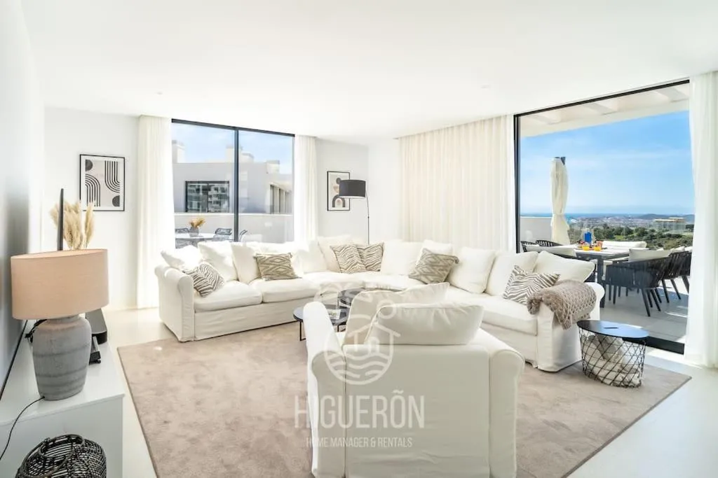 Image 5 of HigueronRentals Horizon Penthouse