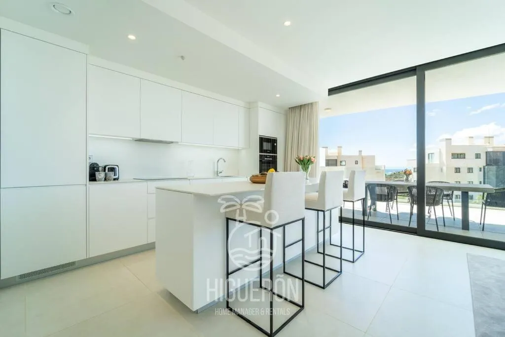 Image 6 of HigueronRentals The Palm