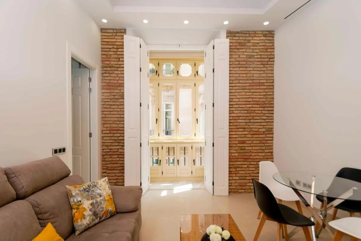 Image 2 of INMálaga Santos Suites 1