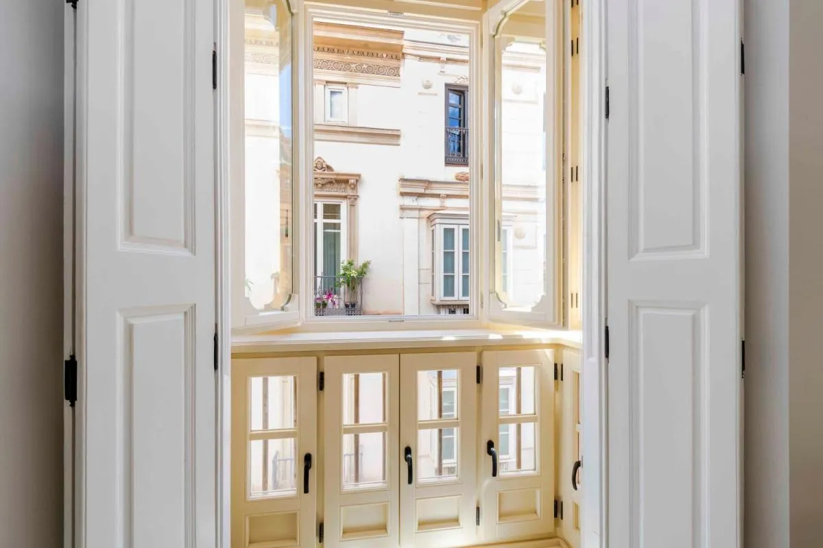 Image 5 of INMálaga Santos Suites 1