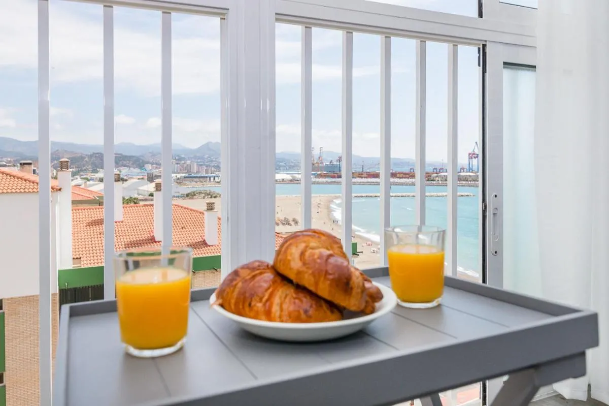 Image 1 of Impresionante vista al mar – Elegante apartamento