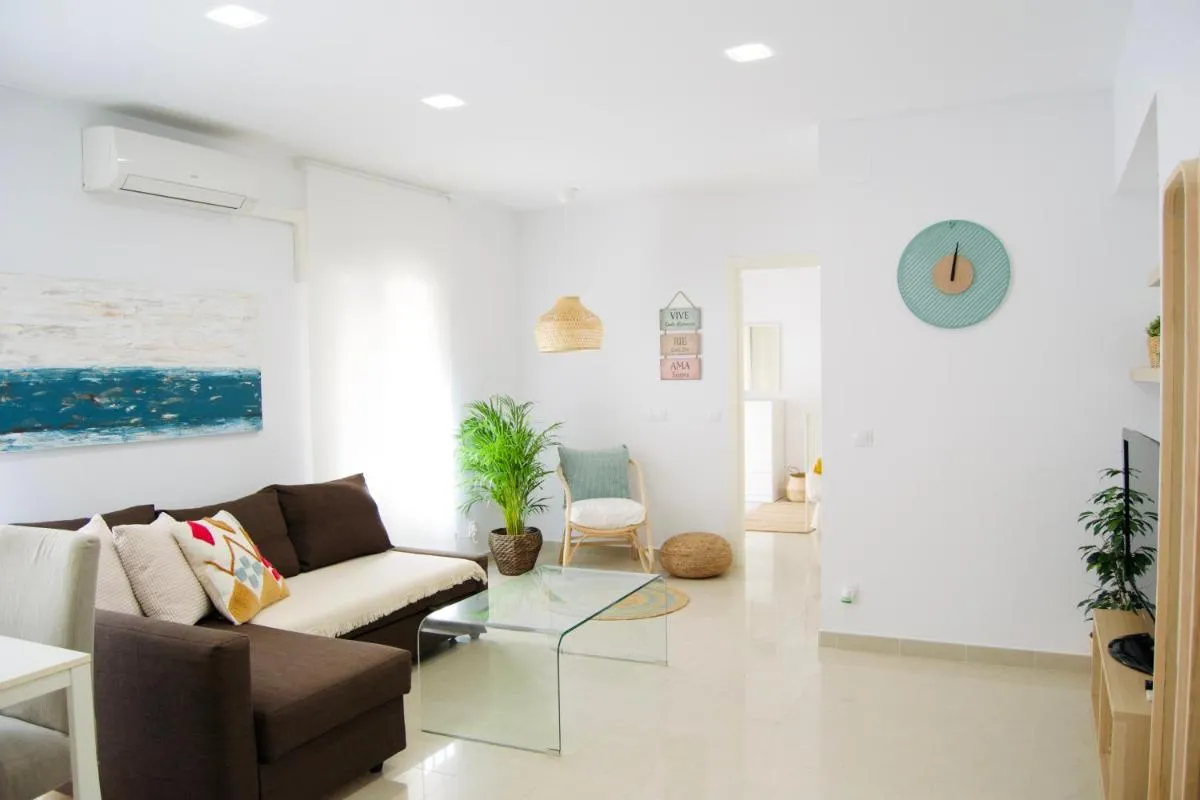 Image 1 of Kawaii BEACHFRONT Malagueta Apartment