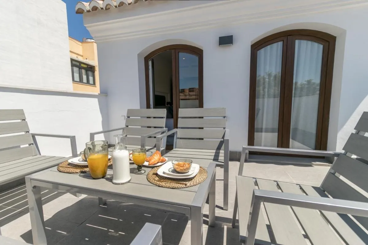 Image 2 of Livemalaga Centro Suites