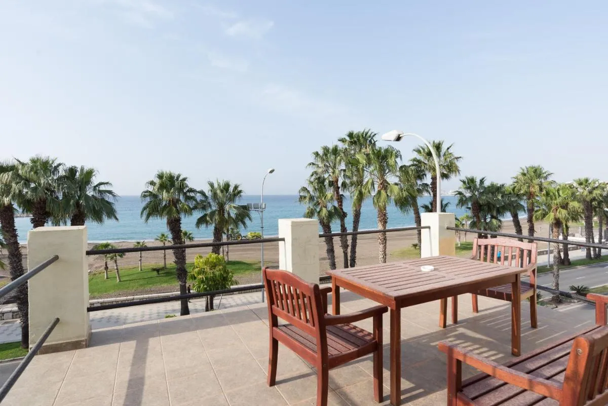 Image 2 of Loft con gran terraza en primera linea de playa