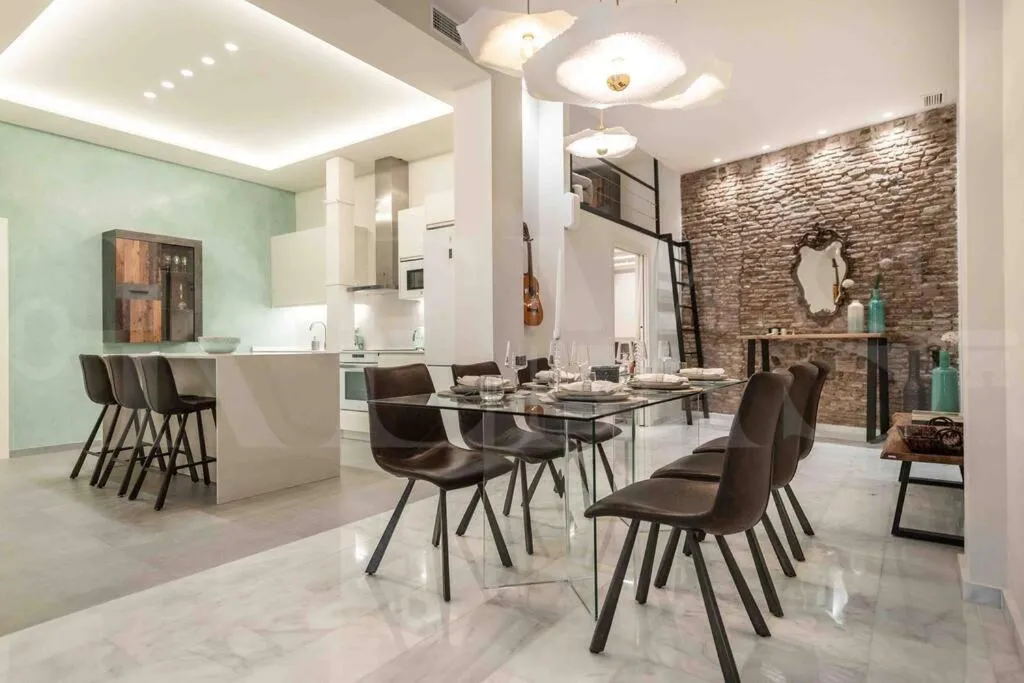 Image 1 of Luxurious apartment in center with parking by REMS