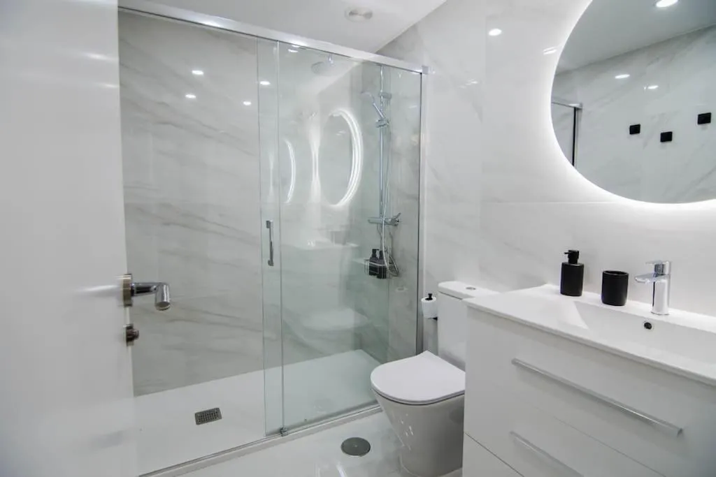 Image 3 of Luxury & Cosy City Center-Wifi